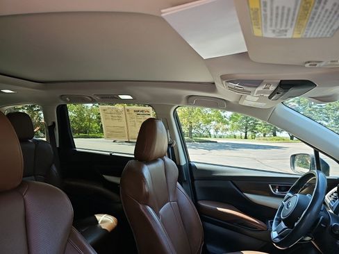 Used 2019 Subaru Ascent Touring w/ Popular Package #3 AWD/4WD image 12