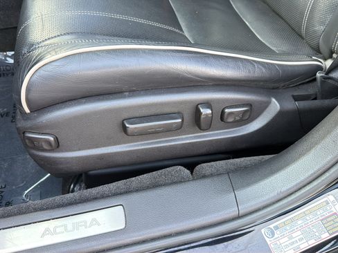 Used 2018 Acura TLX V6 w/ Technology Package FWD image 29