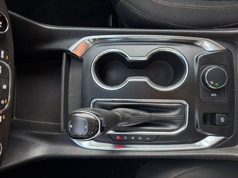 Used 2019 Chevrolet Traverse LT image 30