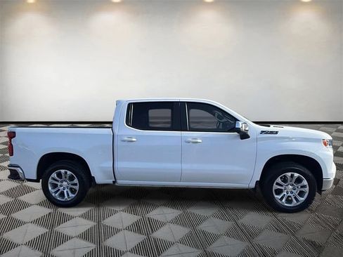 Used 2025 Chevrolet Silverado 1500 LT w/ Z71 Off-Road Package AWD/4WD image 4