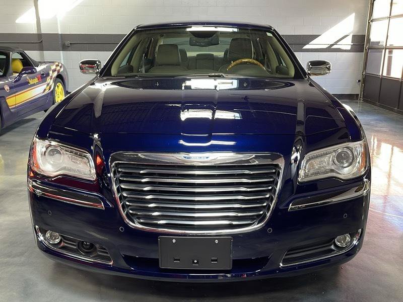 Used 2014 Chrysler 300 C w/ Beats Audio Group AWD/4WD image 5
