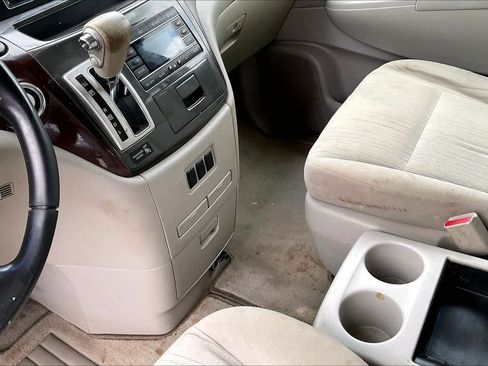 Used 2011 Nissan Quest SV FWD image 16