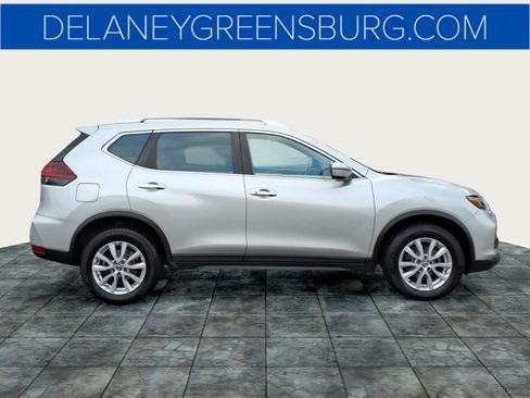Used 2020 Nissan Rogue SV AWD/4WD image 2