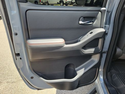 Used 2022 Nissan Frontier PRO-4X w/ Off-Road Protection Package AWD/4WD image 14