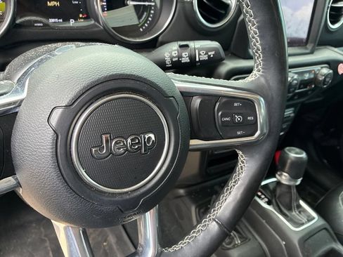 Used 2022 Jeep Wrangler Unlimited Sahara w/ Cold Weather Group AWD/4WD image 24