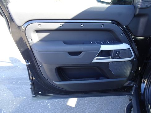 Certified 2023 Land Rover Defender 110 SE image 17