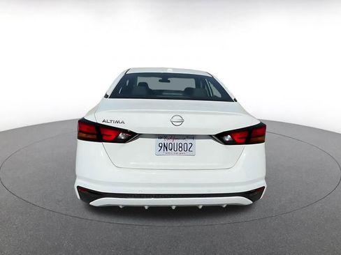 Used 2025 Nissan Altima 2.5 SV image 12