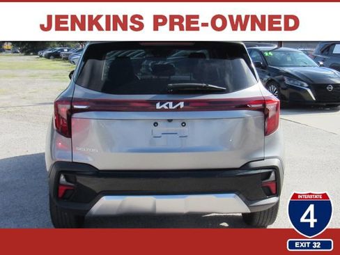 Used 2024 Kia Seltos S FWD image 4