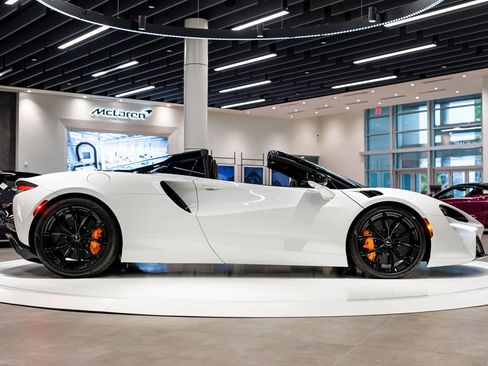 New 2026 McLaren Artura Spider RWD image 24