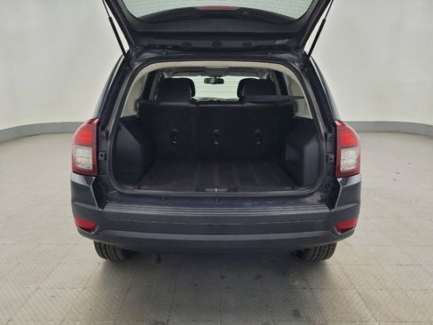 Used 2015 Jeep Compass Latitude image 29