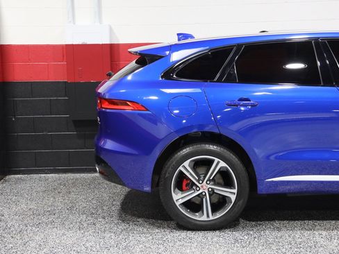 Used 2019 Jaguar F-PACE S image 5