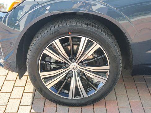 Used 2023 Volvo XC60 B5 Plus w/ Protection Package Premier image 5