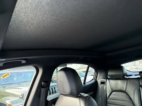 Used 2022 Alfa Romeo Stelvio Veloce image 54