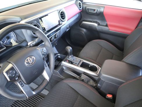 Used 2022 Toyota Tacoma SR5 image 35