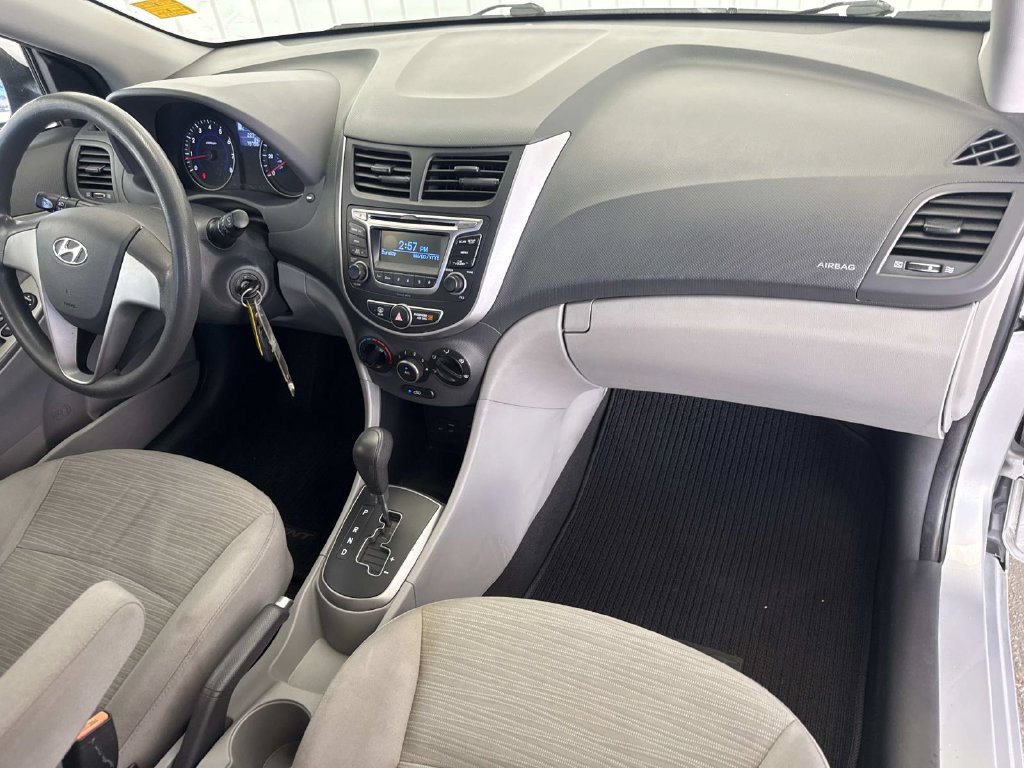 Used 2017 Hyundai Accent SE FWD image 17
