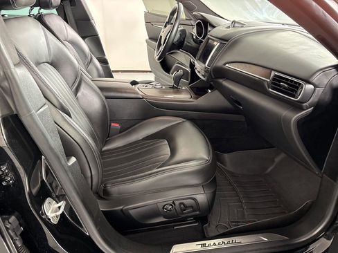 Used 2017 Maserati Levante w/ Luxury Package image 45