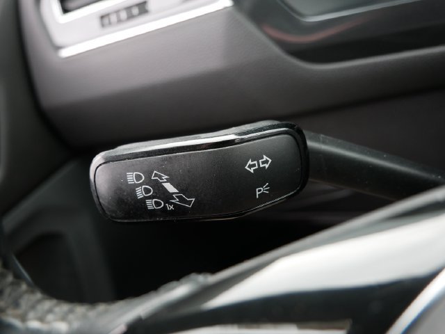 Used 2018 Volkswagen Tiguan SE w/ Panoramic Sunroof Package AWD/4WD image 26
