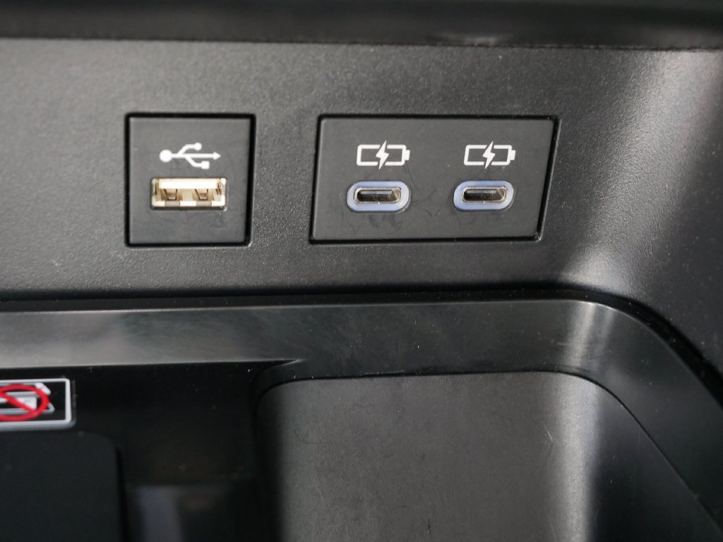 Used 2025 Toyota Camry SE FWD image 20