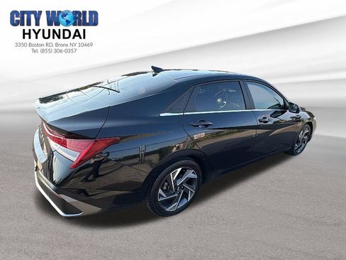 Used 2024 Hyundai Elantra Limited FWD image 5