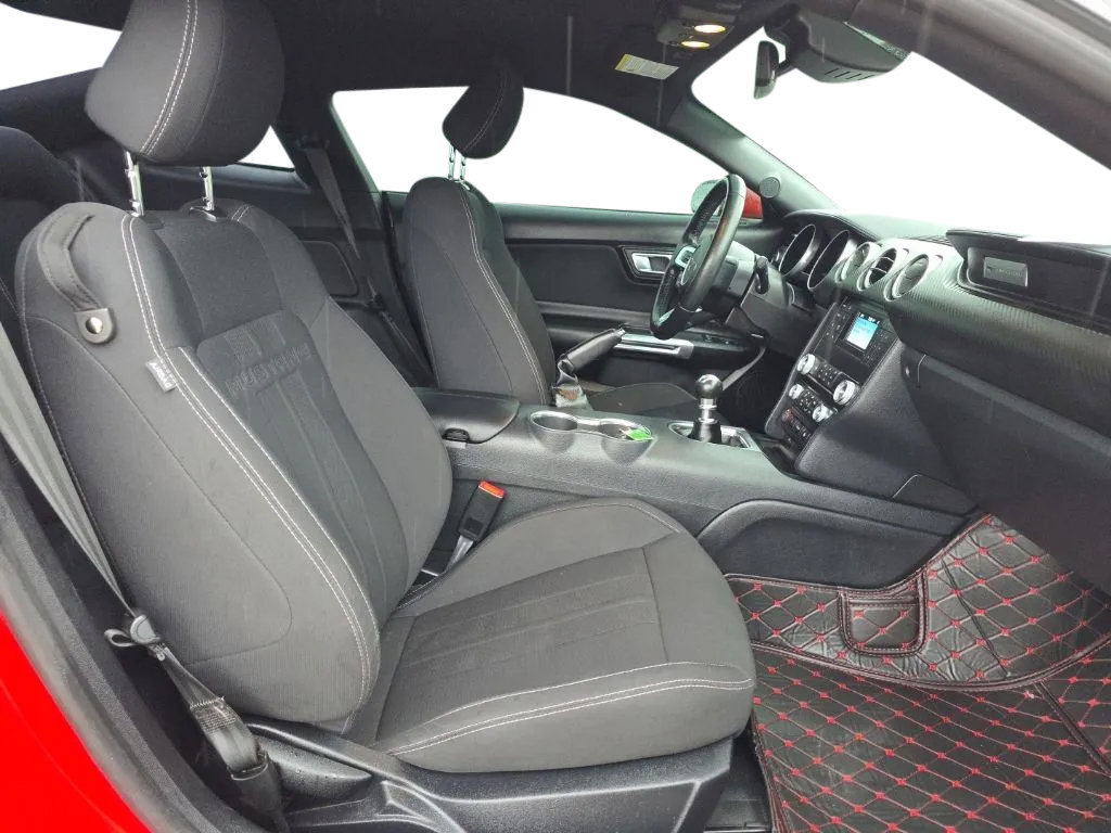 Used 2021 Ford Mustang Coupe RWD image 18