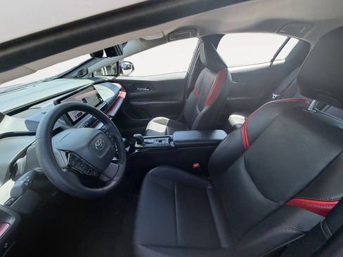 New 2027 Toyota Prius Plug-In Hybrid FWD image 9