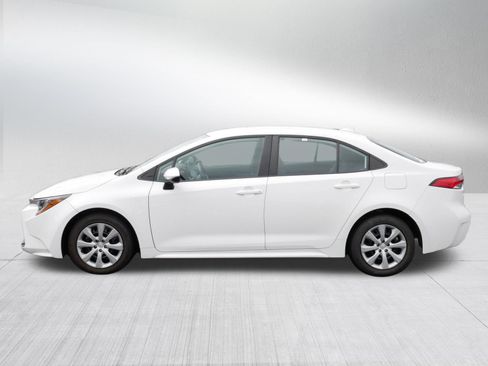 Used 2023 Toyota Corolla LE FWD image 4