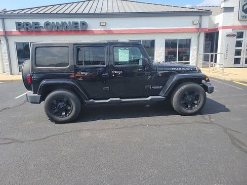 Used 2017 Jeep Wrangler Unlimited Rubicon w/ Dual Top Group AWD/4WD image 6