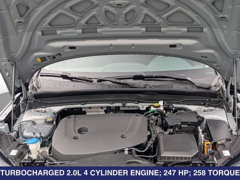 Used 2024 Volvo XC40 B5 Core AWD/4WD image 30