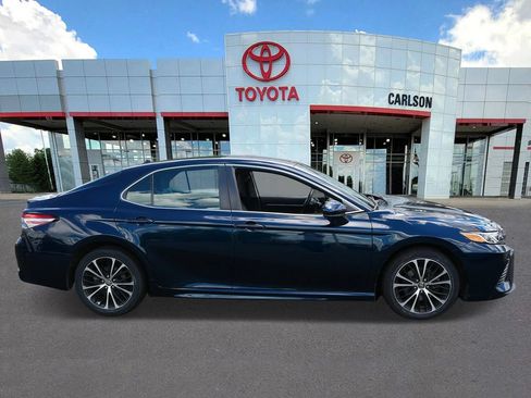 Certified 2019 Toyota Camry SE FWD image 4
