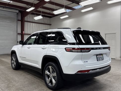 Used 2022 Jeep Grand Cherokee Limited 4xe image 23