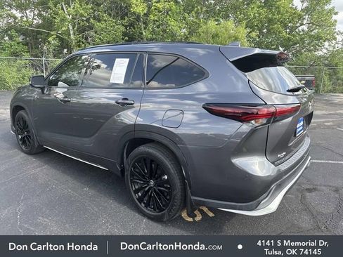 Used 2024 Toyota Highlander XSE FWD image 9