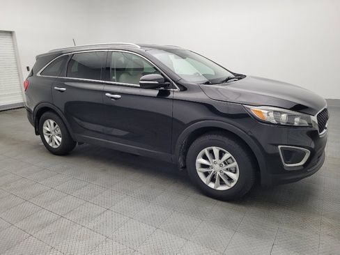 Used 2016 Kia Sorento LX image 11