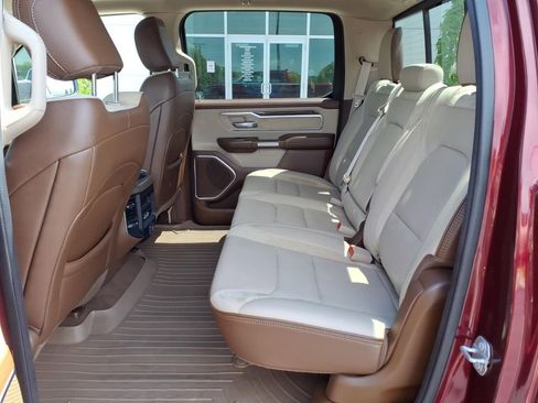 Used 2019 RAM 1500 Laramie AWD/4WD image 11