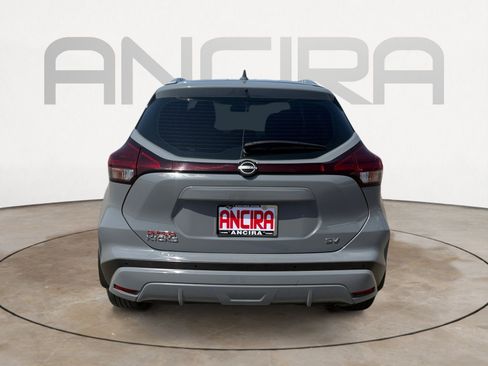 Used 2023 Nissan Kicks SV FWD image 9