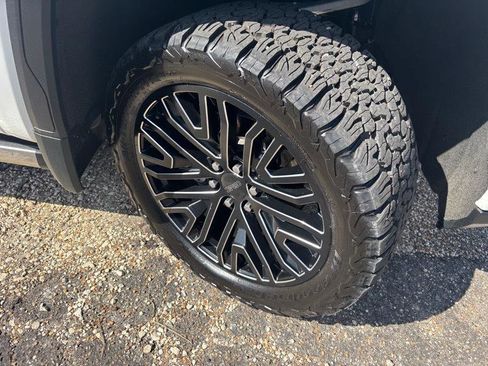 Used 2022 GMC Sierra 1500 Denali Ultimate AWD/4WD image 18