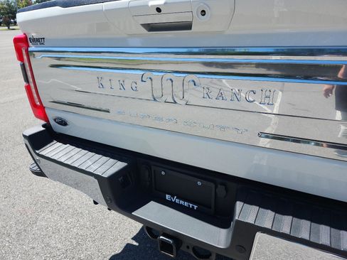 Used 2025 Ford F250 King Ranch w/ Chrome Package AWD/4WD image 4