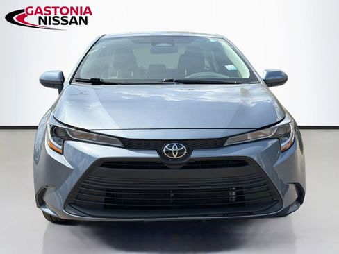 Used 2026 Toyota Corolla LE FWD image 3