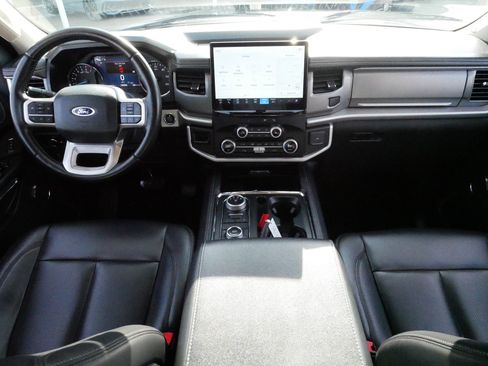 Used 2023 Ford Expedition Max XLT image 10