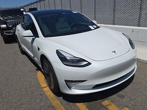 Used 2022 Tesla Model Y Performance AWD/4WD image 3
