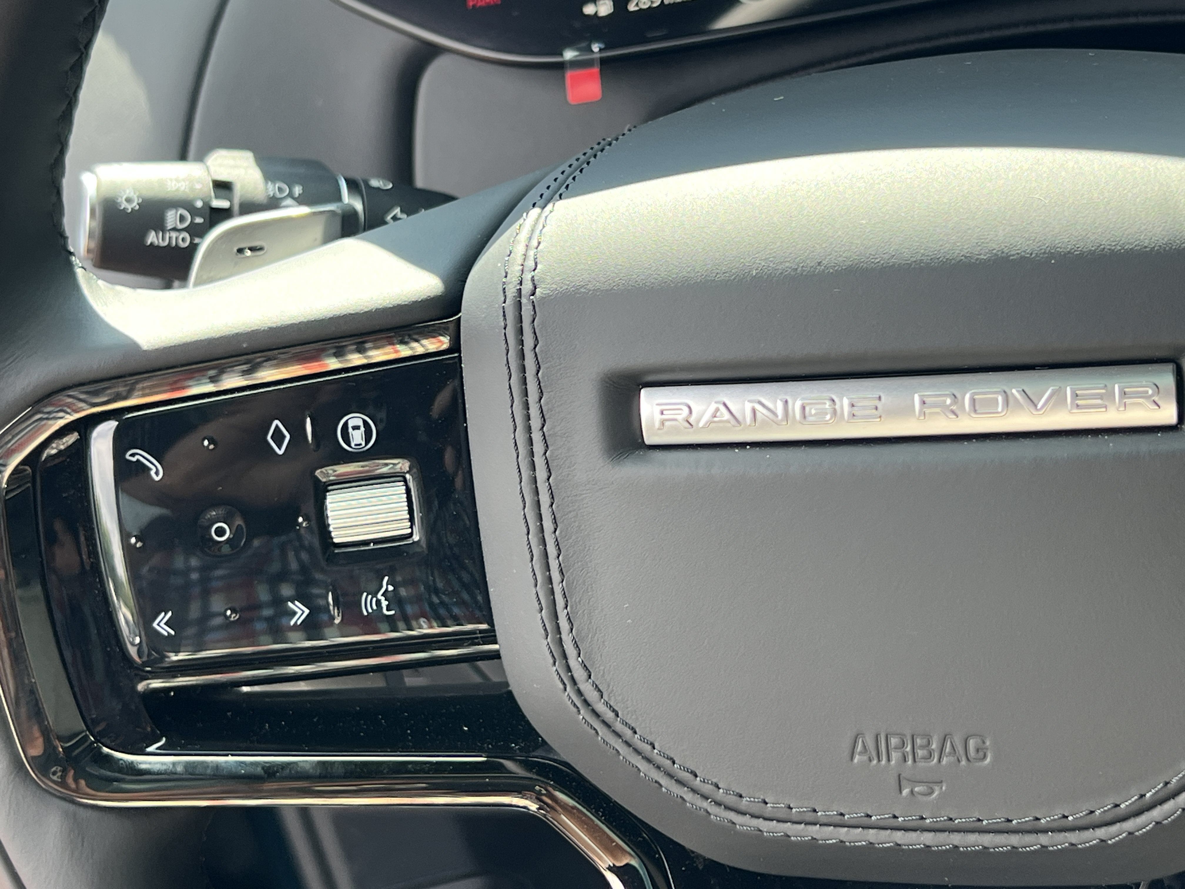 New 2025 Land Rover Range Rover Sport Autobiography AWD/4WD image 30