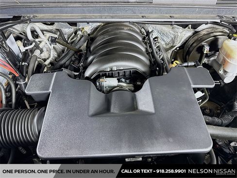 Used 2018 Chevrolet Suburban LT image 32