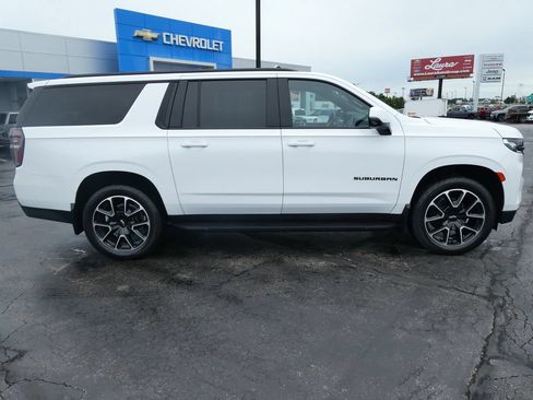 Certified 2023 Chevrolet Suburban RST w/ Luxury Package AWD/4WD image 5