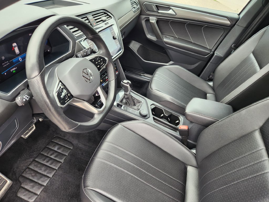 Certified 2024 Volkswagen Tiguan SE R-Line AWD/4WD image 10