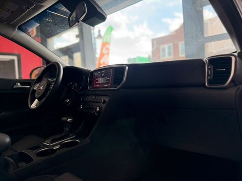 Used 2020 Kia Sportage LX FWD image 13