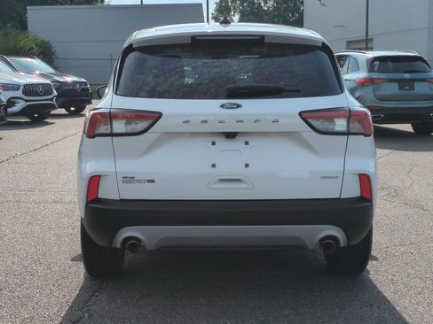 Used 2020 Ford Escape SE FWD image 4