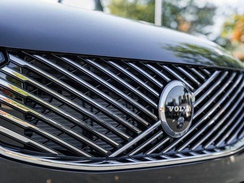 New 2026 Volvo XC90 B6 Plus w/ Protection Package Premier image 11