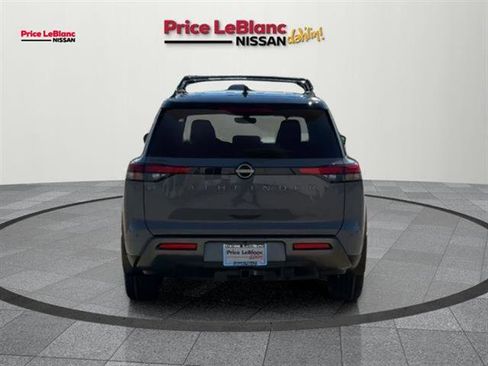 New 2026 Nissan Pathfinder Platinum w/ Cargo Package FWD image 5