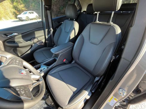 Used 2025 Buick Encore GX Preferred image 31