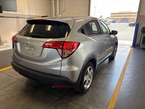 Used 2017 Honda HR-V EX image 3