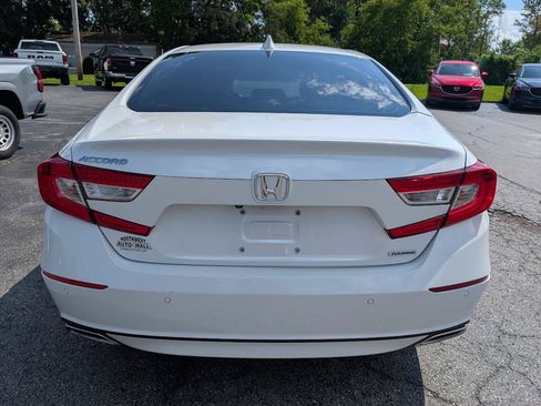 Used 2018 Honda Accord Touring image 11